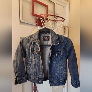 BOYS The Children's Place jean jacket size small (5/6).
